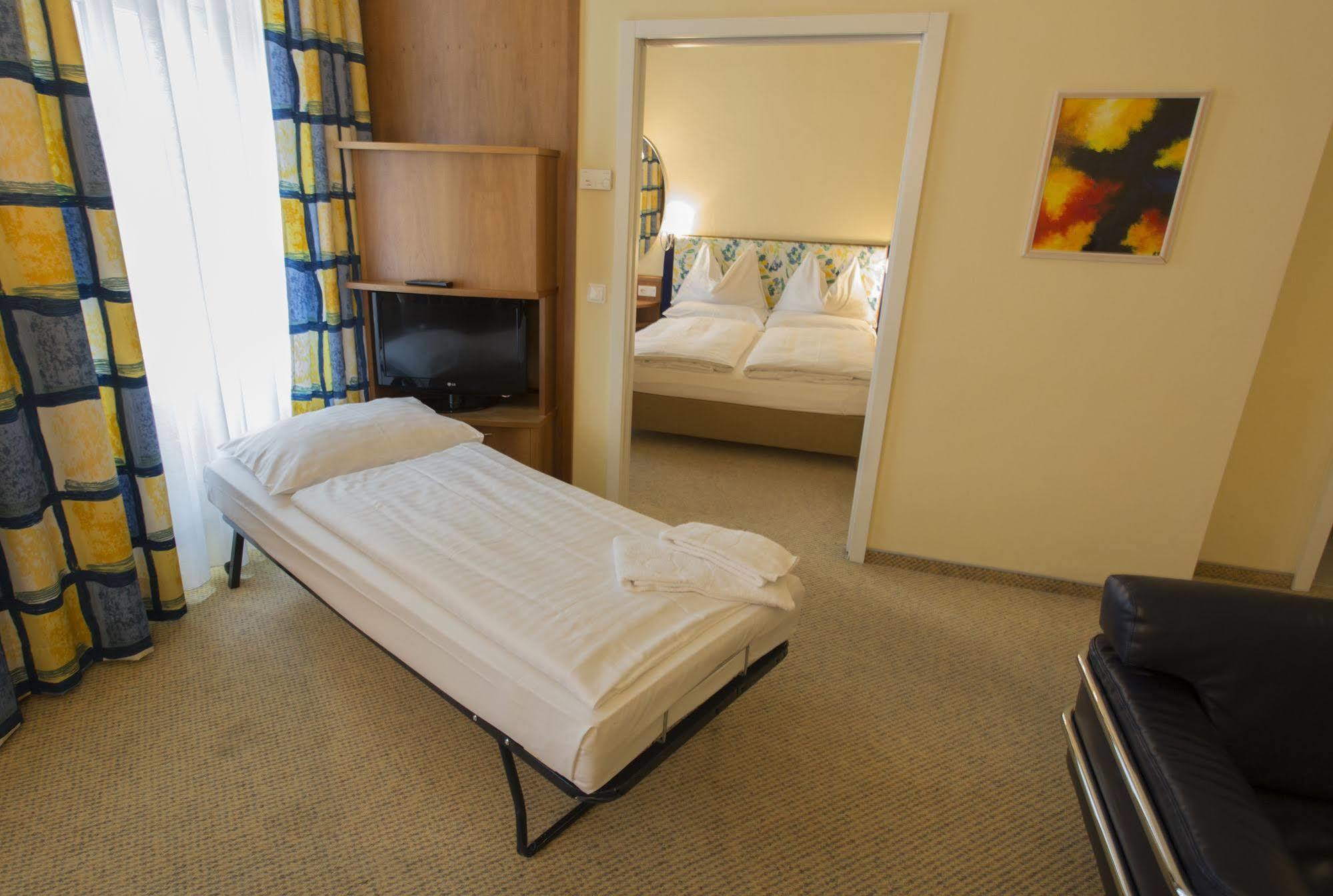 Starlight Suiten Hotel Renngasse ウィーン エクステリア 写真